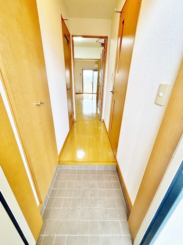 ニューシティアパートメンツ南小倉Ⅱ 玄関