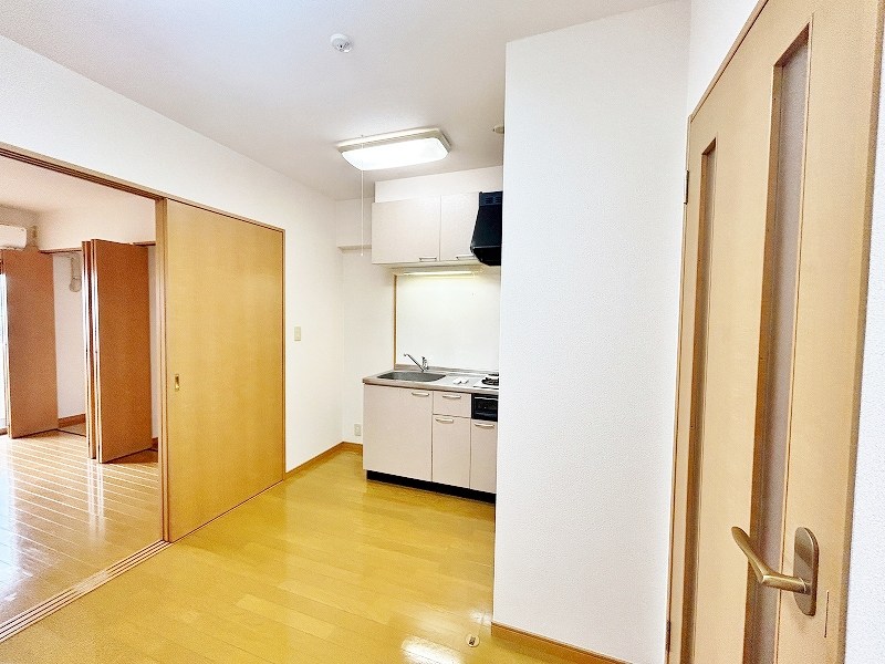 ニューシティアパートメンツ南小倉Ⅱ リビング