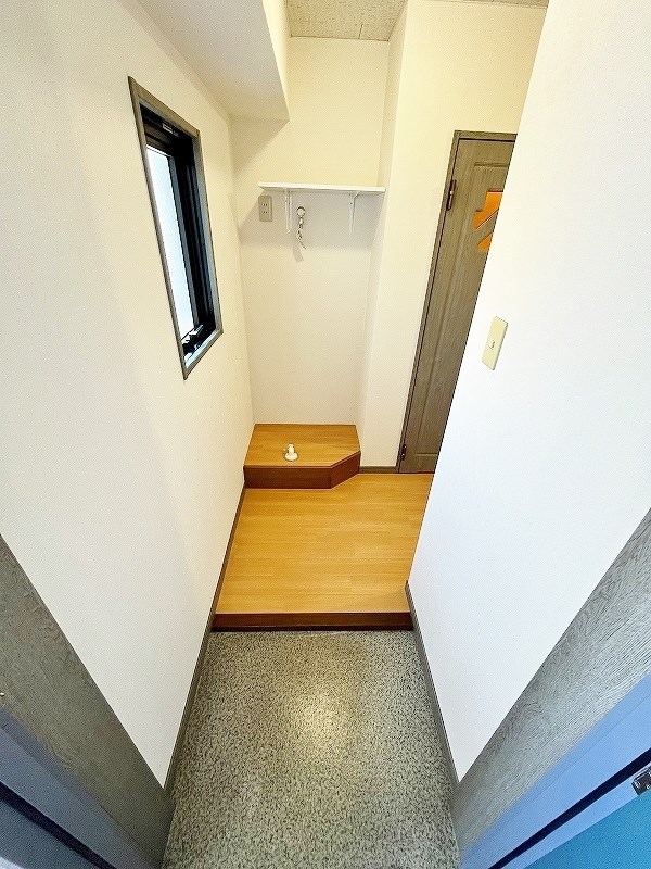 ニューサンリバー６番館 玄関