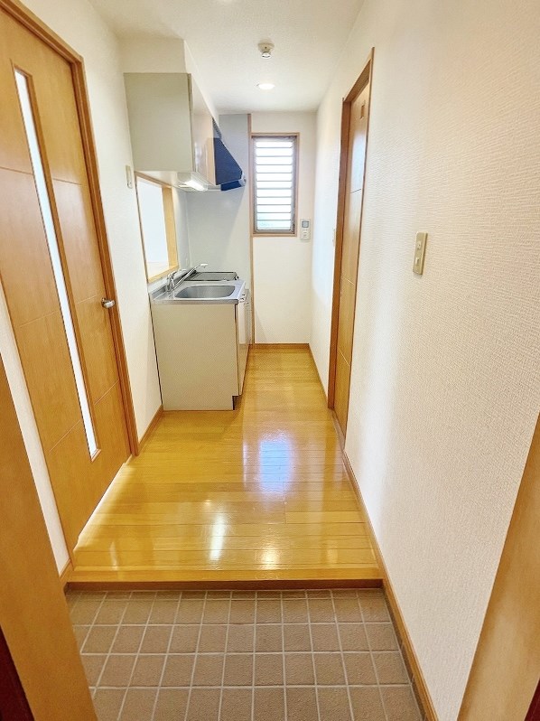 マーベラス下到津 玄関