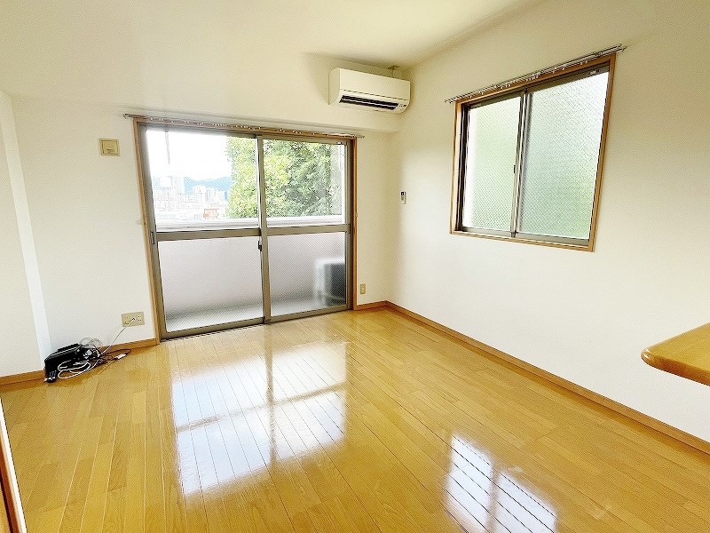 マーベラス下到津 リビング