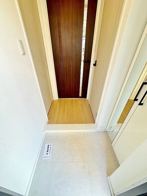 グランヒルズ三萩野 玄関