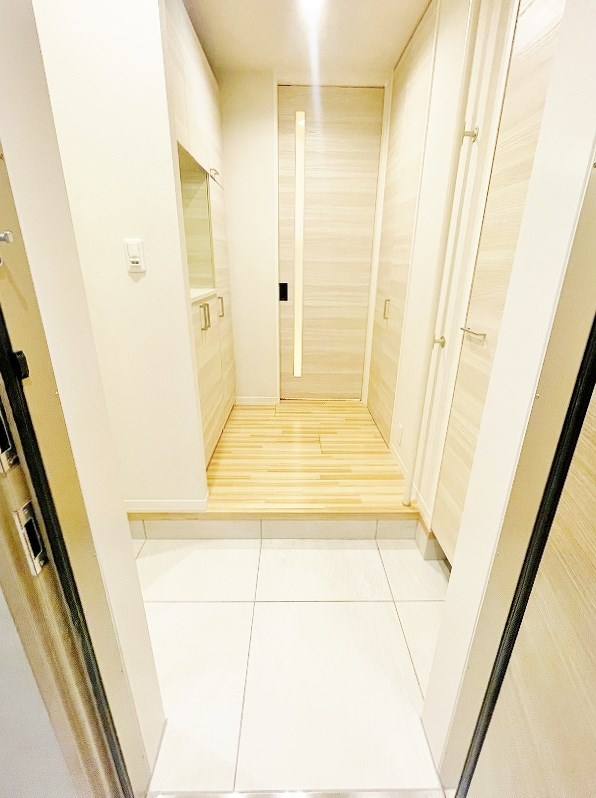 Ｈｅｒｉｔａｇｅ　ＮＡＫＡＩ　Ｍａｎｏｉｒ(エリタージュナカイマノワール)  玄関