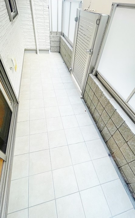 Ｈｅｒｉｔａｇｅ　ＮＡＫＡＩ　Ｍａｎｏｉｒ(エリタージュナカイマノワール)  ベランダ