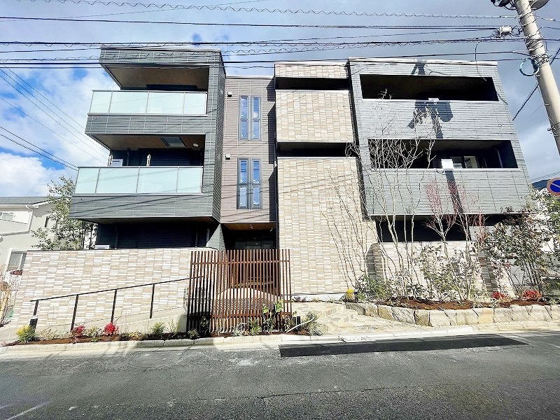 シャーメゾンステージ新成 202号室 外観