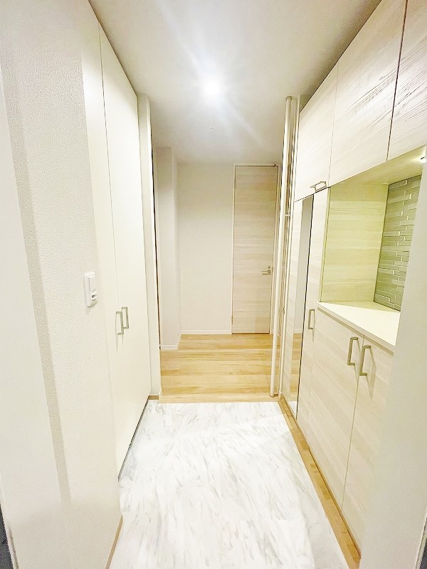 シャーメゾンステージ新成 玄関