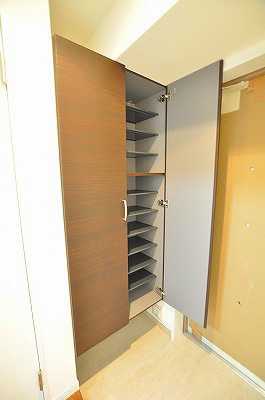 ｍａｉｓｏｎ　ｄｅ　ｐｒｅｃｉｅｕｓｅ（メゾンドプレシューズ） 玄関