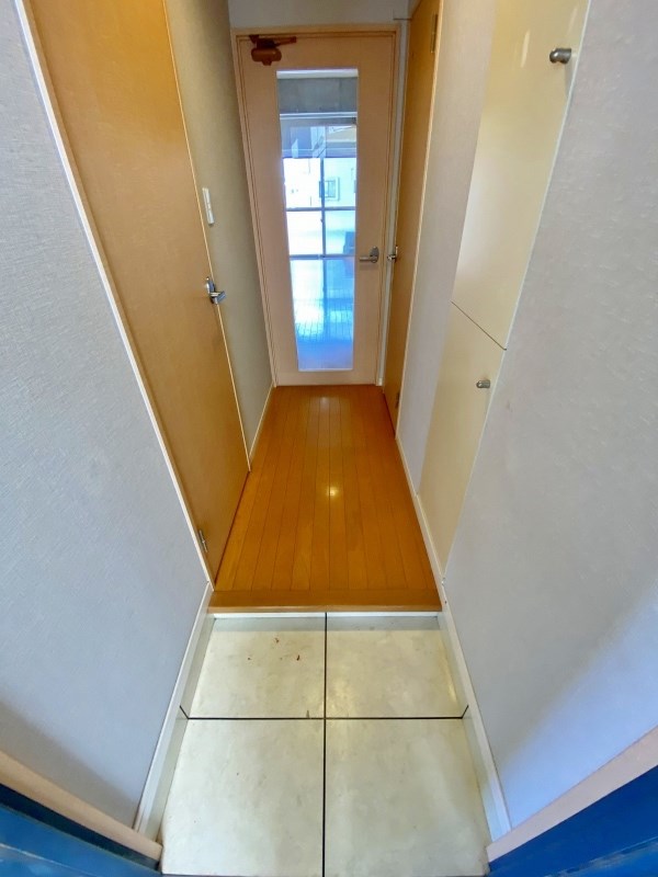 ベーシックビル 玄関