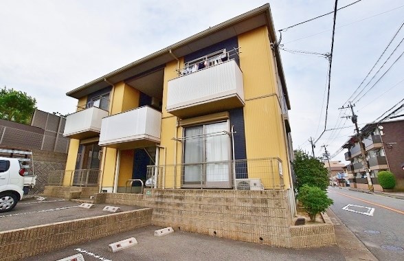 アヴニール緑ヶ丘 201号室 外観