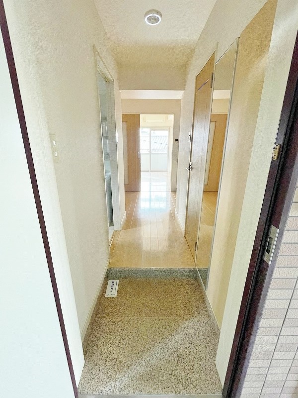 マーベラスハイム  玄関