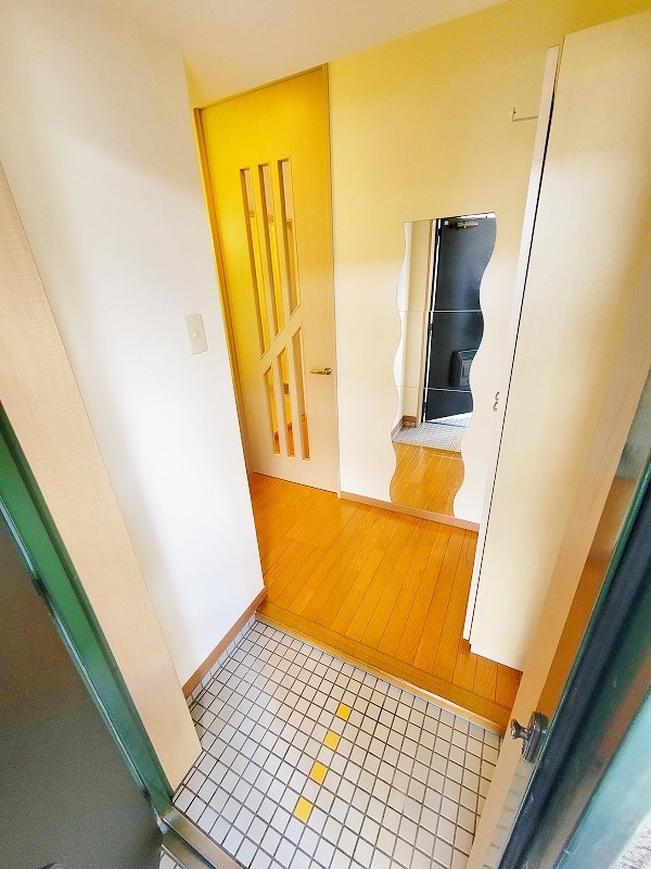 ユーフォリウム・マタマ 玄関