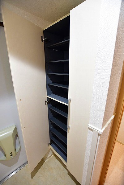 シェーナ下到津  玄関