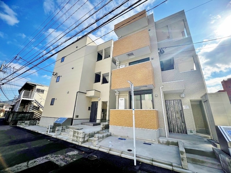 フロール・ド・セレッソⅡ 303号室 外観