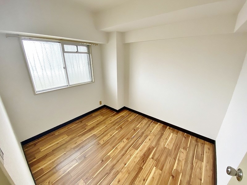 第８岡部ビル ベッドルーム