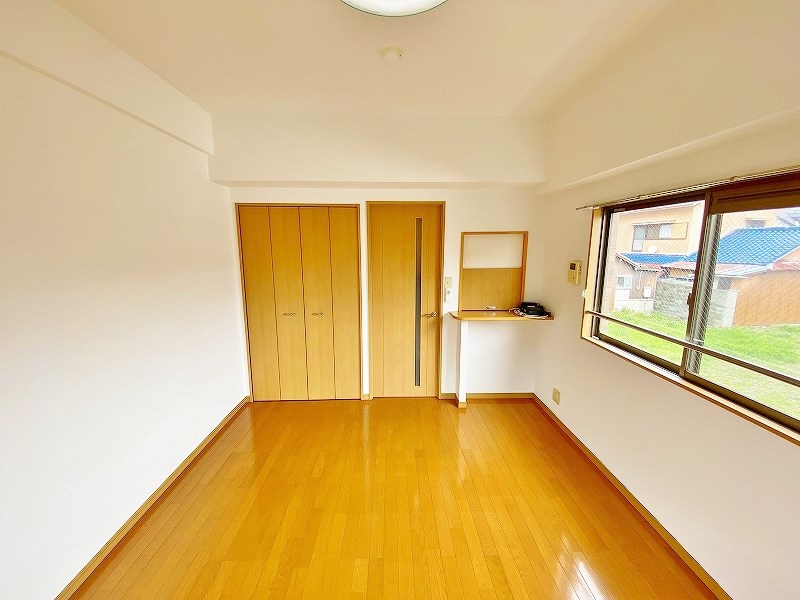 ミーナ清水  ベッドルーム