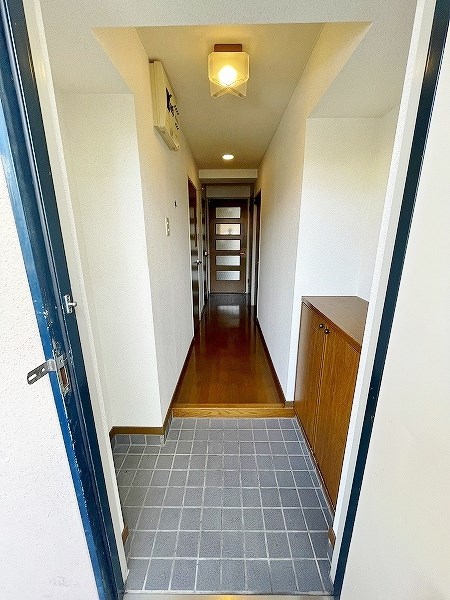 サンロイヤル幸 玄関