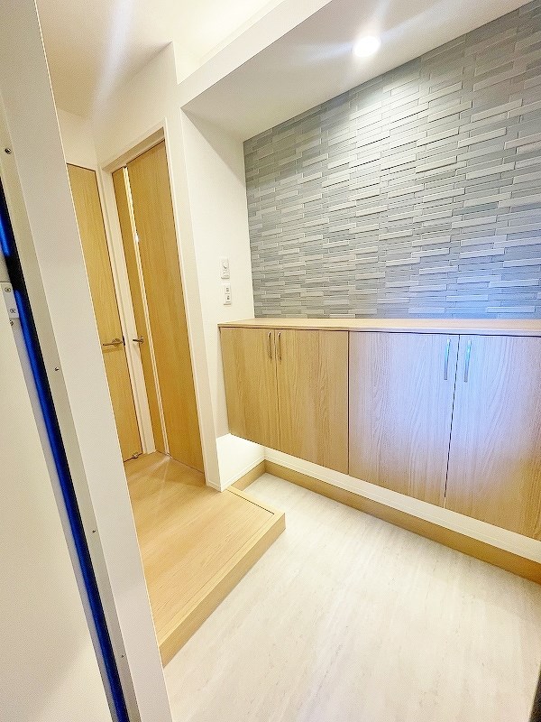 Ｄ-ＲＯＯＭ貴船 玄関