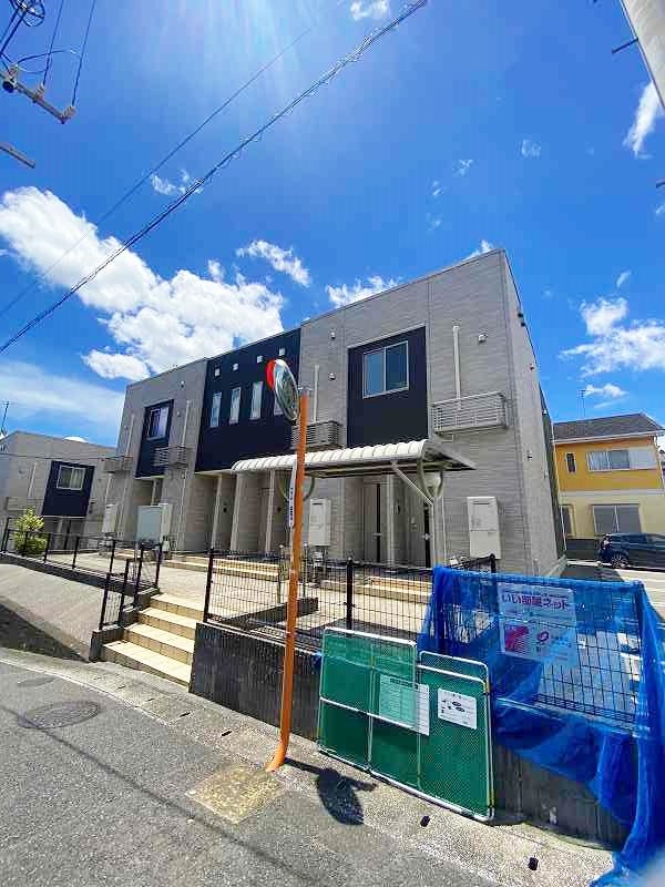 Ｗｅｓｔ ＨｉｌｌｓⅢ（ウエストヒルズⅢ） 203号室 外観