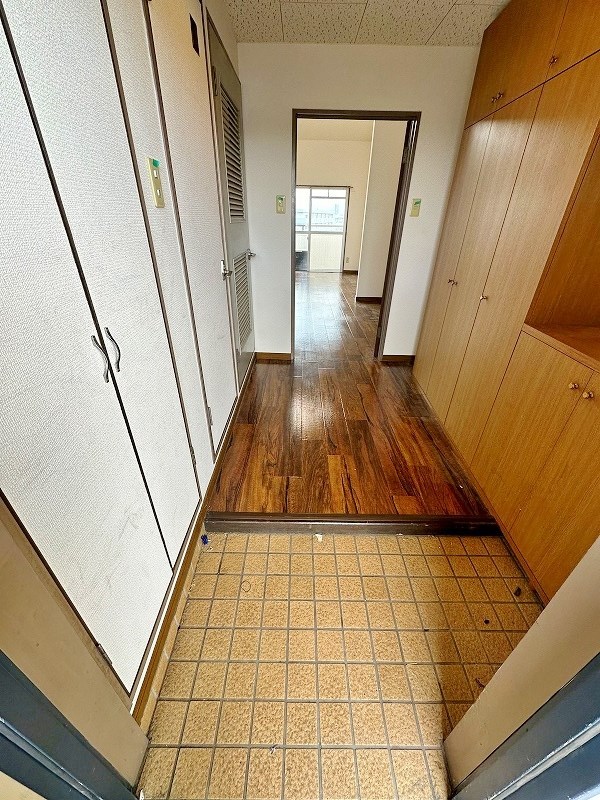 サンシティ日明  玄関