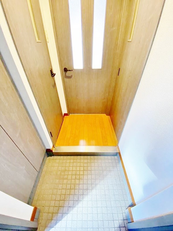 ＲＯＹＡＬ　ＰＡＬＡＣＥ（ロイヤルパレス） 玄関