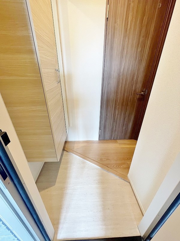 D-ROOM下富野 玄関