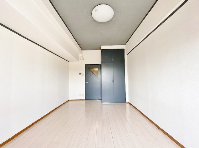 ロイヤルアネックス ベッドルーム