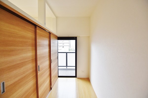 グランシャリオ三萩野 ベッドルーム