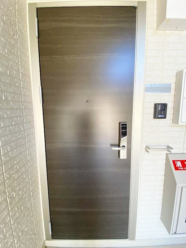 ストレイト葛葉 玄関