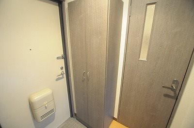ロイヤルセンターＢＬＤ 玄関
