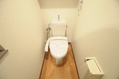ロイヤルセンターＢＬＤ トイレ