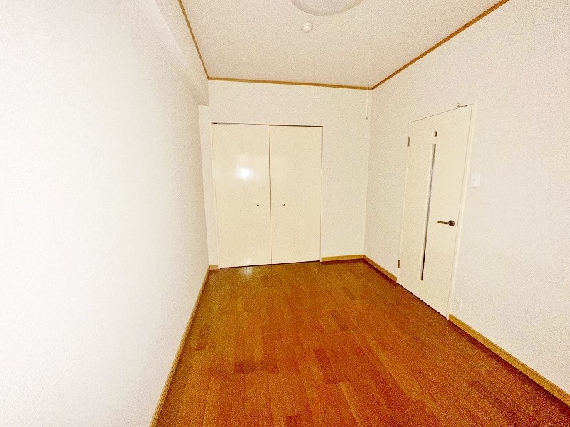 ピュアライフビル ベッドルーム