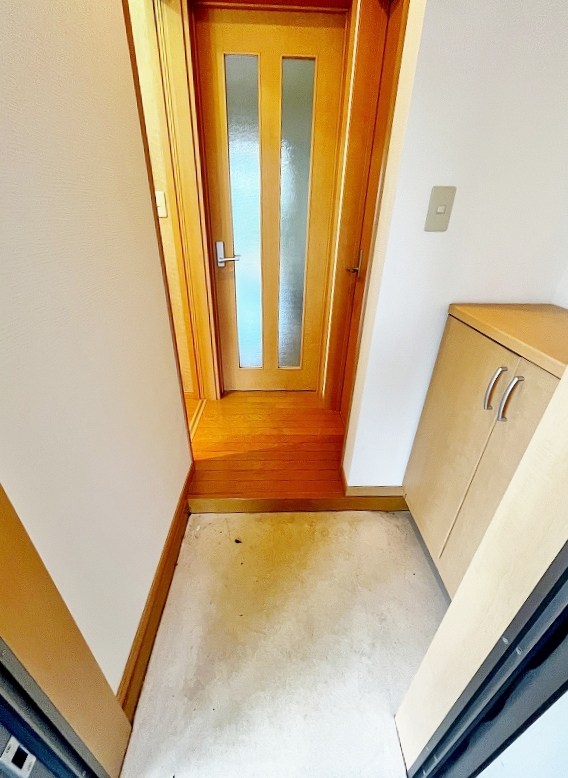 トレゾア湯川新町　Ａ棟 玄関