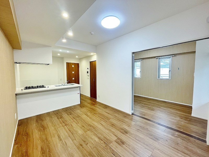 Studie小文字通り（スタディ小文字通り）  リビング