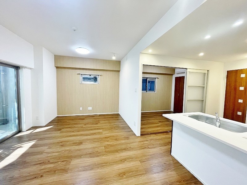 Studie小文字通り（スタディ小文字通り）  リビング