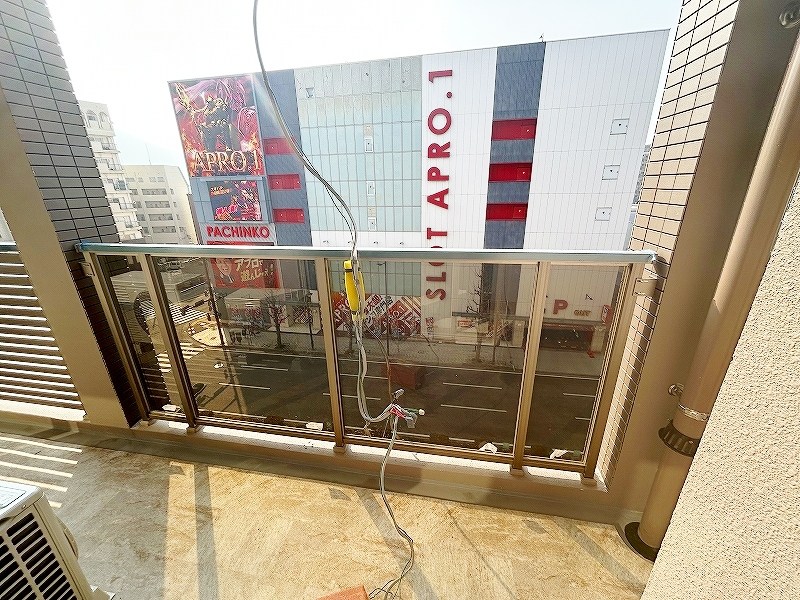 Studie小文字通り（スタディ小文字通り） ベランダ