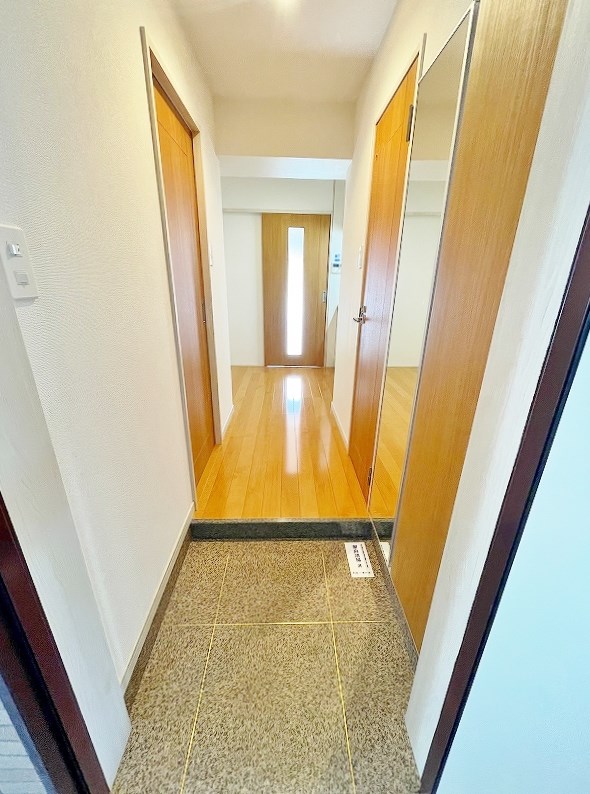 マーベラスハイム  玄関