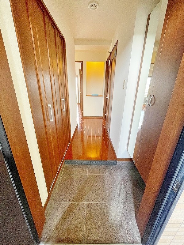 サンシャイン・マリンズ井堀 玄関