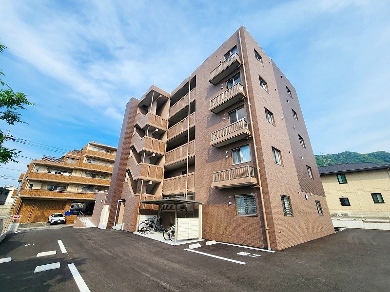 ロワール・イン柳原町  102号室 外観