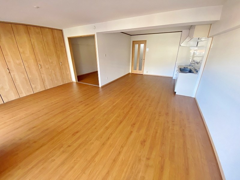 第１０岡部ビル  リビング