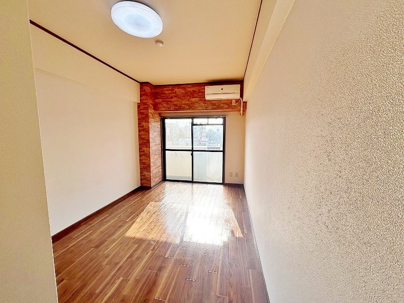 シヨン北九大前 リビング