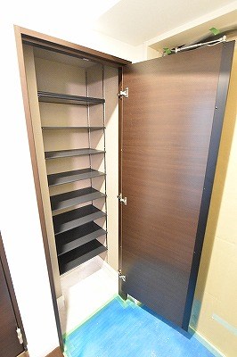 ラフィーネ上葛原 玄関
