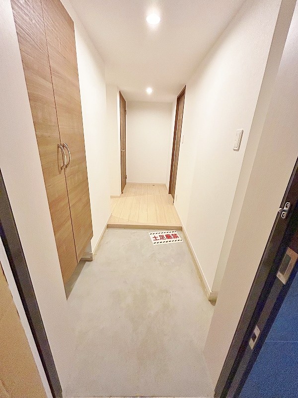 ロワール・イン柳原町  玄関