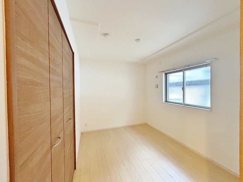 ロワール・イン柳原町  ベッドルーム