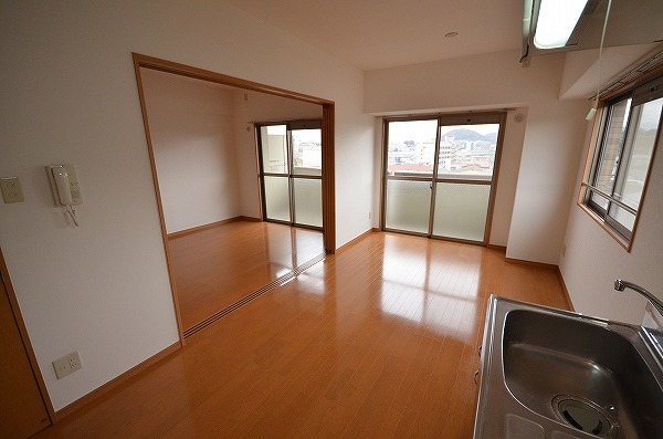 アテッサ南小倉  リビング