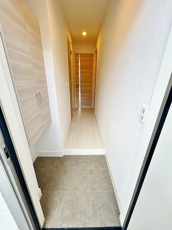 ファミールヴィラ　B棟    玄関