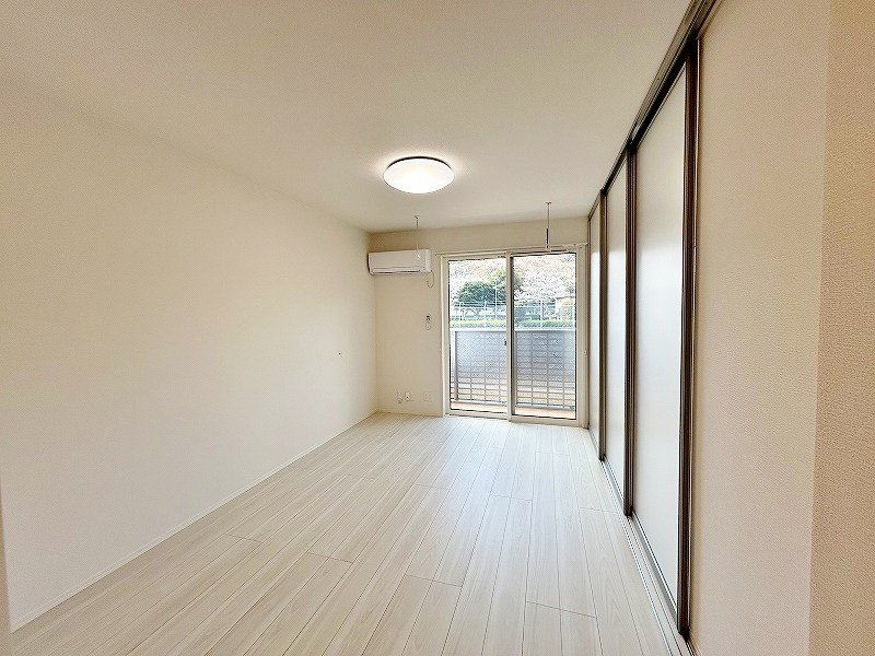 ファミールヴィラ　B棟    リビング