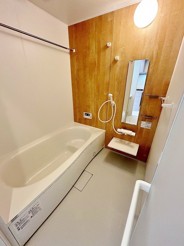 ファミールヴィラ　B棟    風呂画像