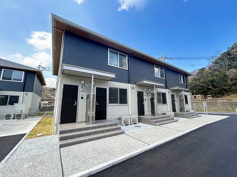 ファミールヴィラ　B棟    203号室 外観