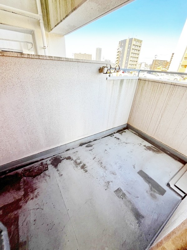 司城ビル  ベランダ