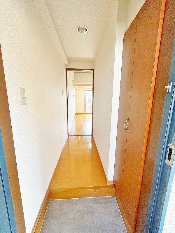 片野タカヤコーポレーションビル 玄関